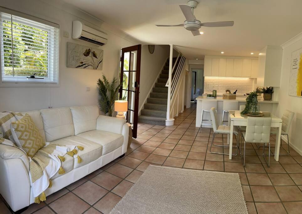 Villa Aqua - 3 bedroom Waterfront on Noosa Canal