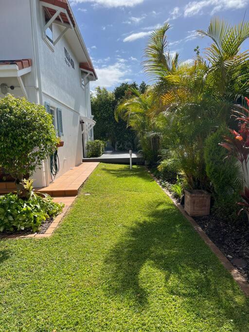 Villa Aqua - 3 bedroom Waterfront on Noosa Canal