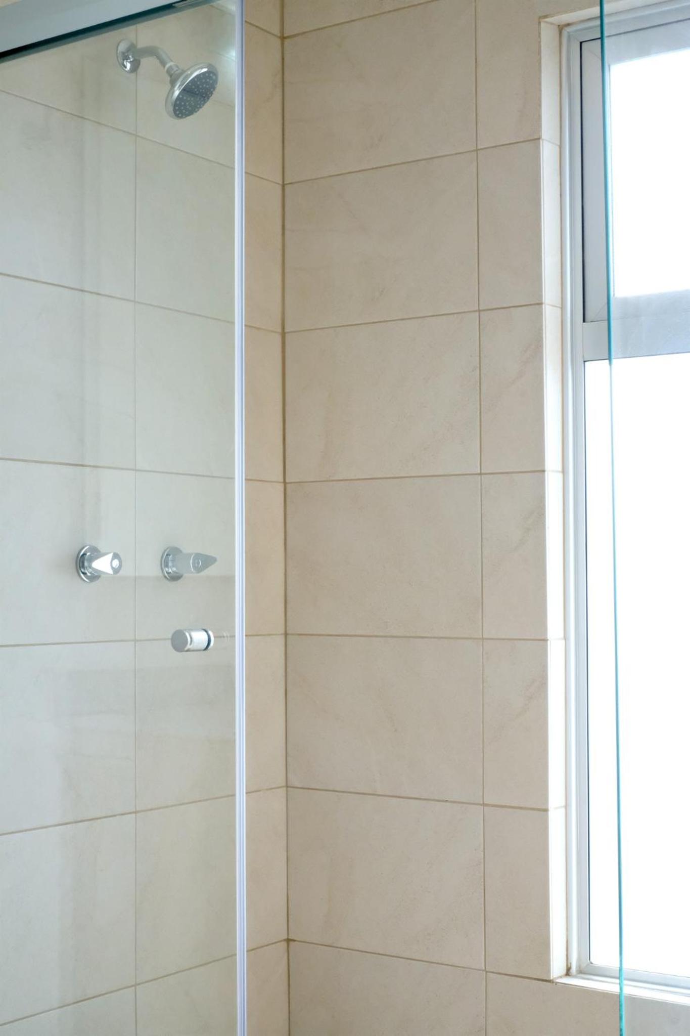 Escenia Comfort Piso 15 view 4