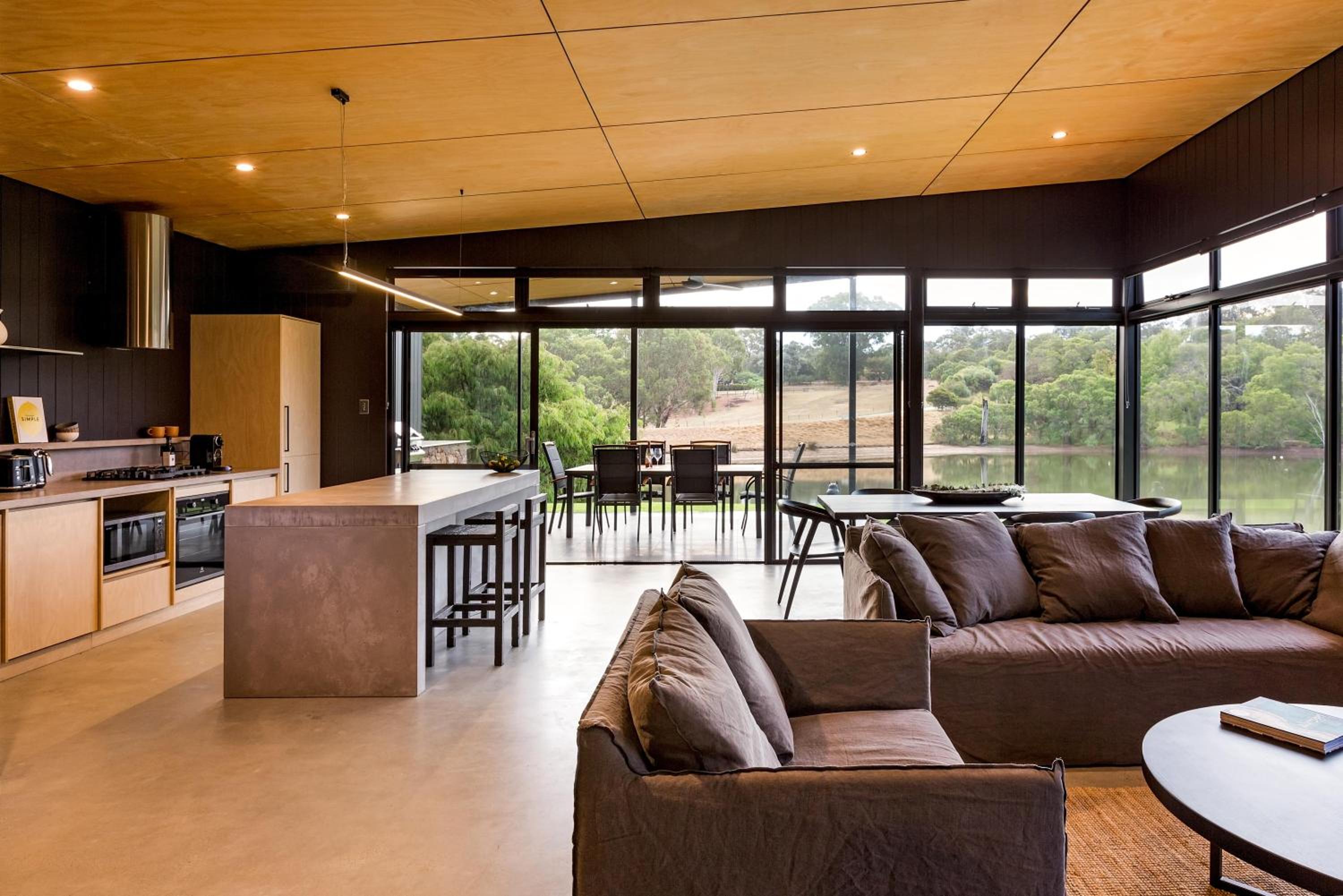 Artisan Koorabin - Lakeside Luxe Retreat next to Spa