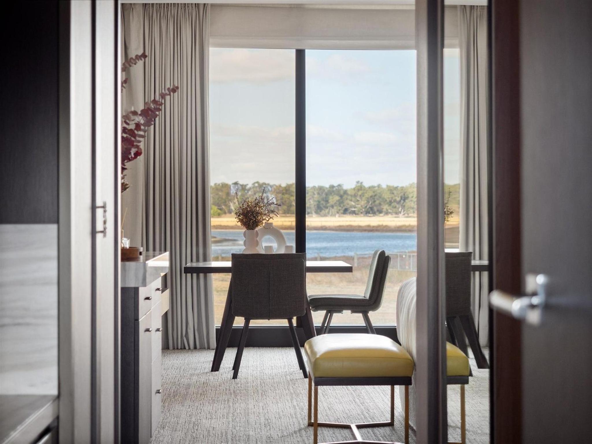 Samphire Chalet Banksia - A Serene Natural Beauty
