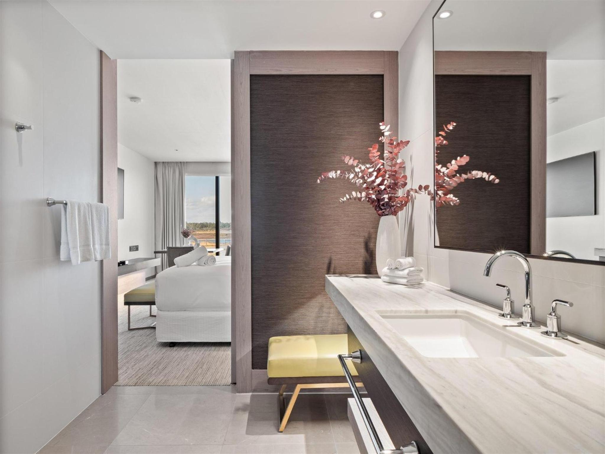 Samphire Chalet Banksia - A Serene Natural Beauty