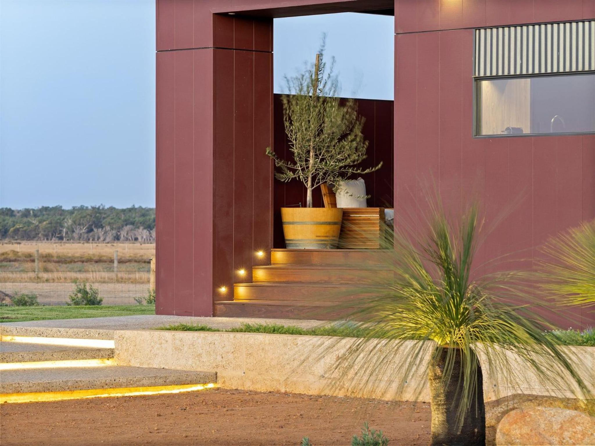 Samphire Chalet Banksia - A Serene Natural Beauty