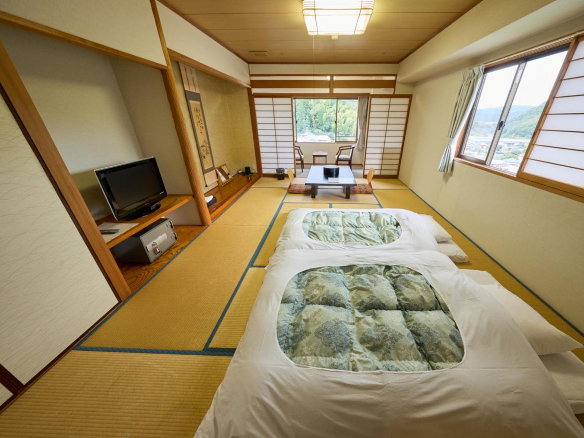 Shuzenji Onsen Hotel Takitei view 3