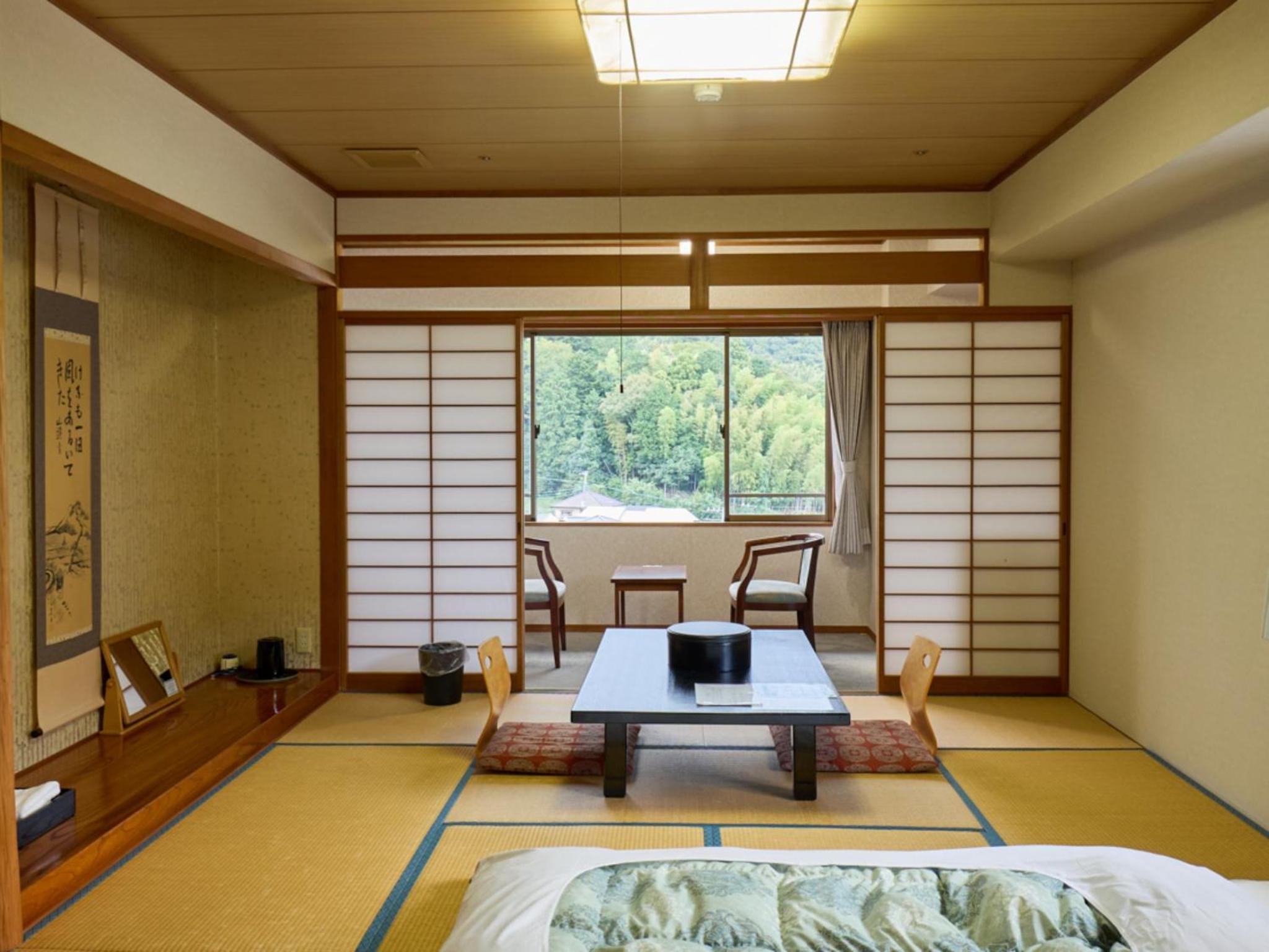 Shuzenji Onsen Hotel Takitei view 2