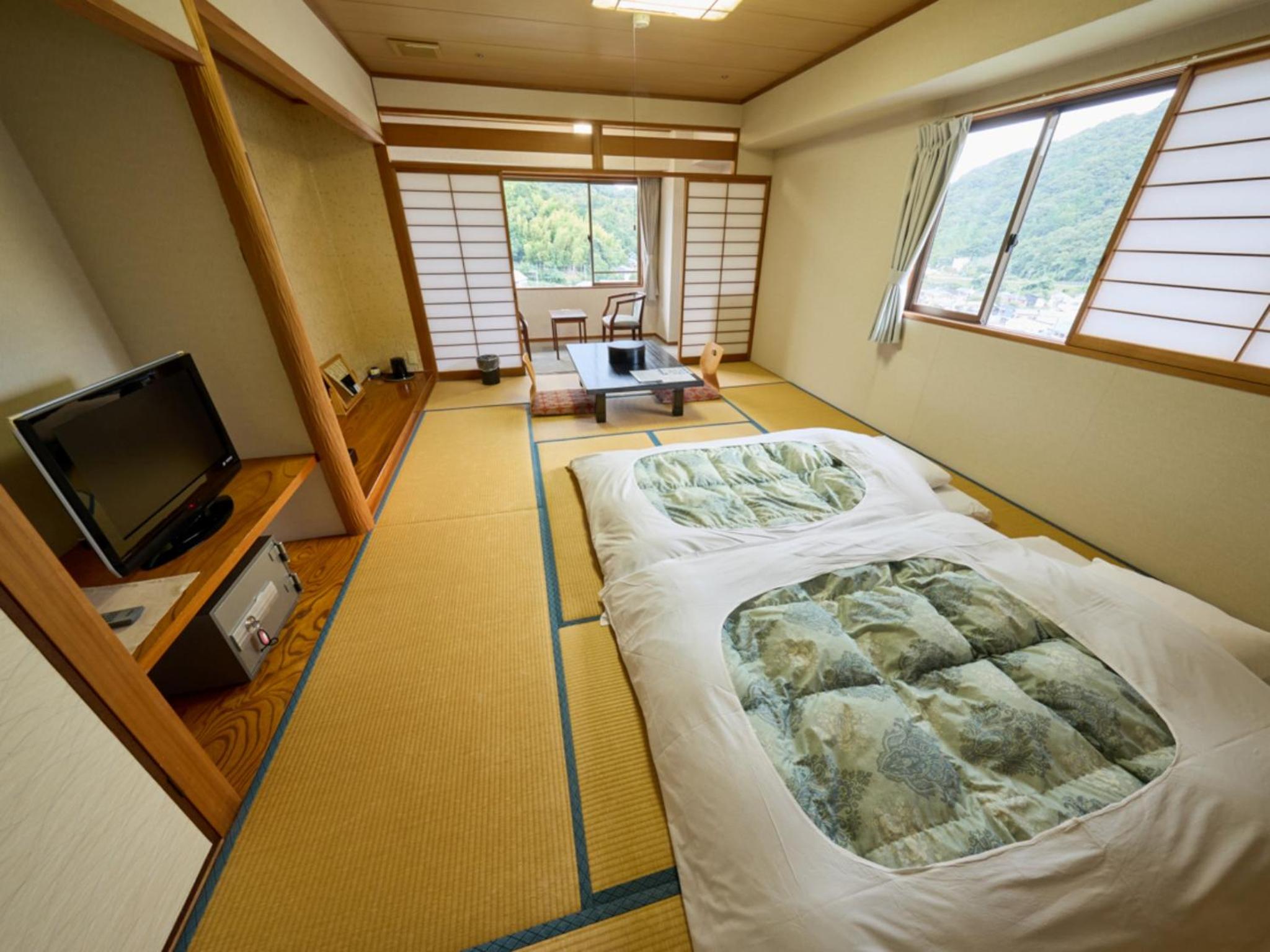Shuzenji Onsen Hotel Takitei view 4