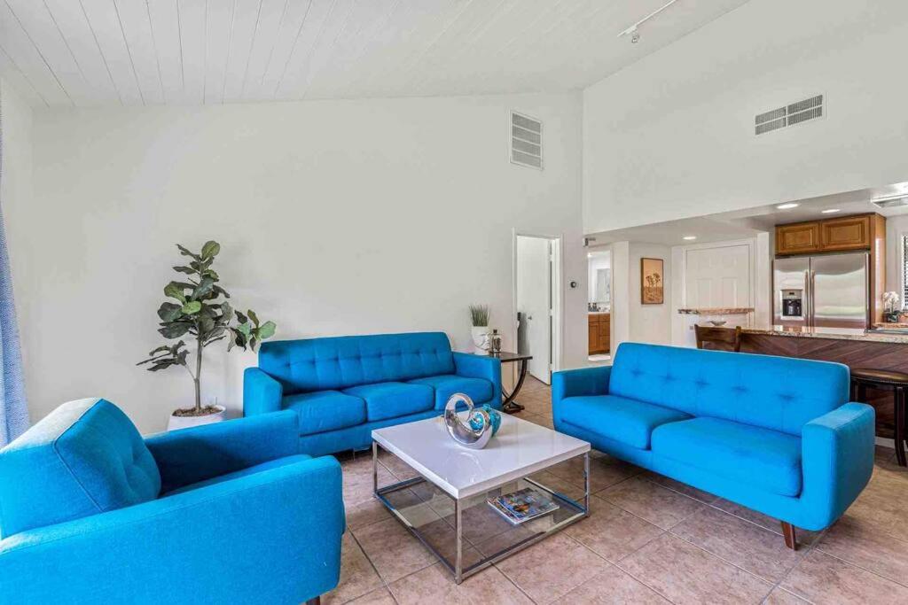 Hip Condo cool vibes pools and paradise