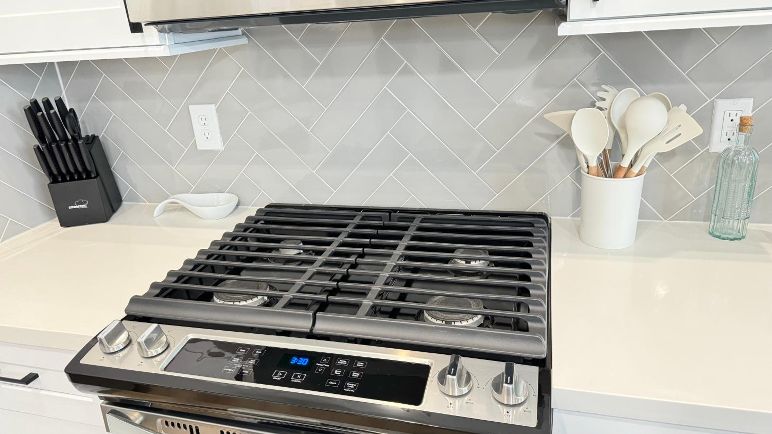 3BR Escape Near the Galleria - High Ceilings view 3