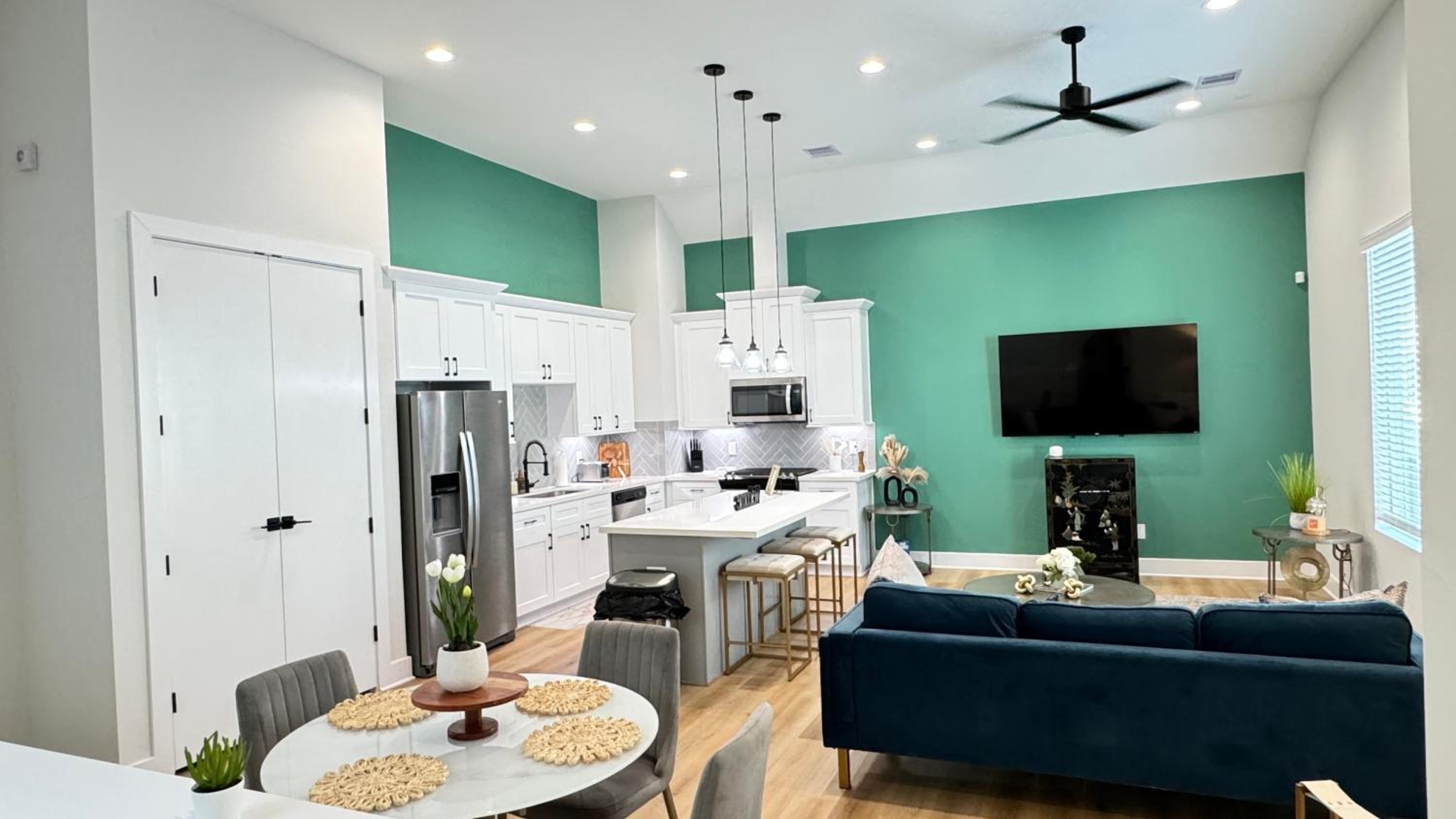 3BR Escape Near the Galleria - High Ceilings view 4