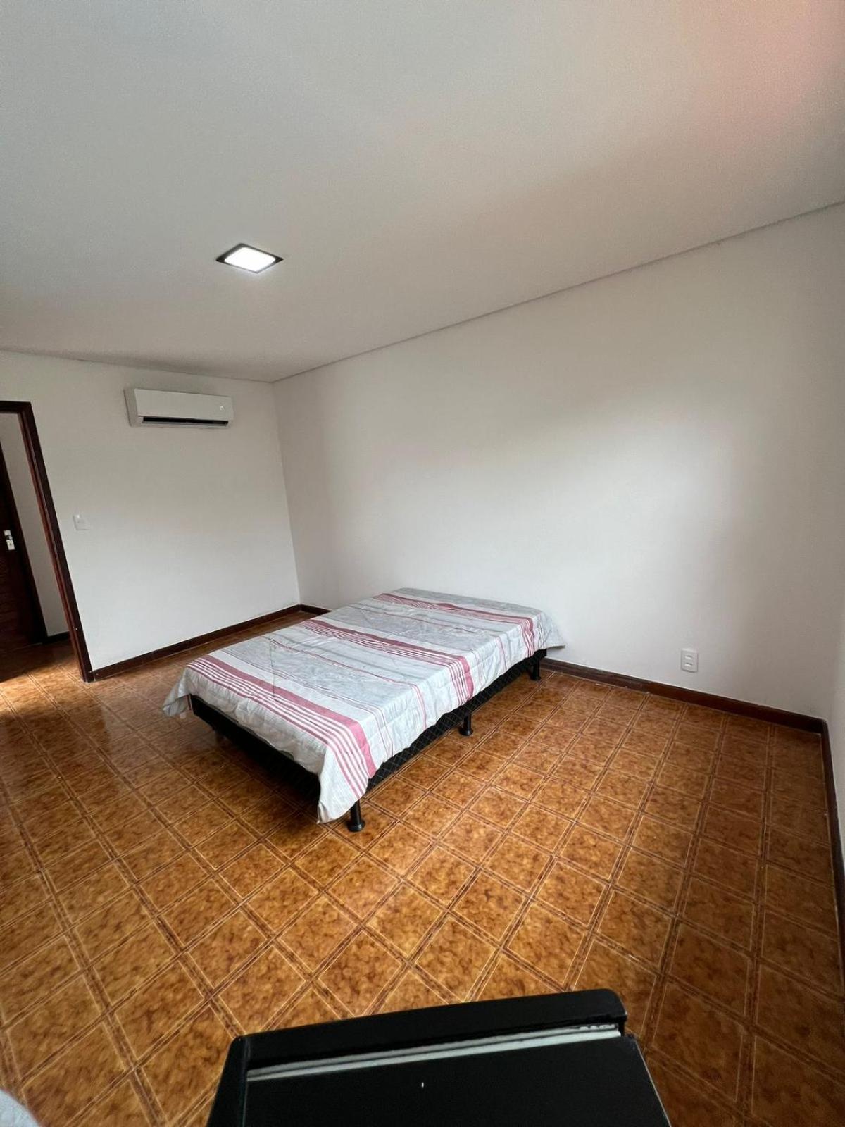 Casa com 9 quartos, Piscina 10x5m e área gourmet