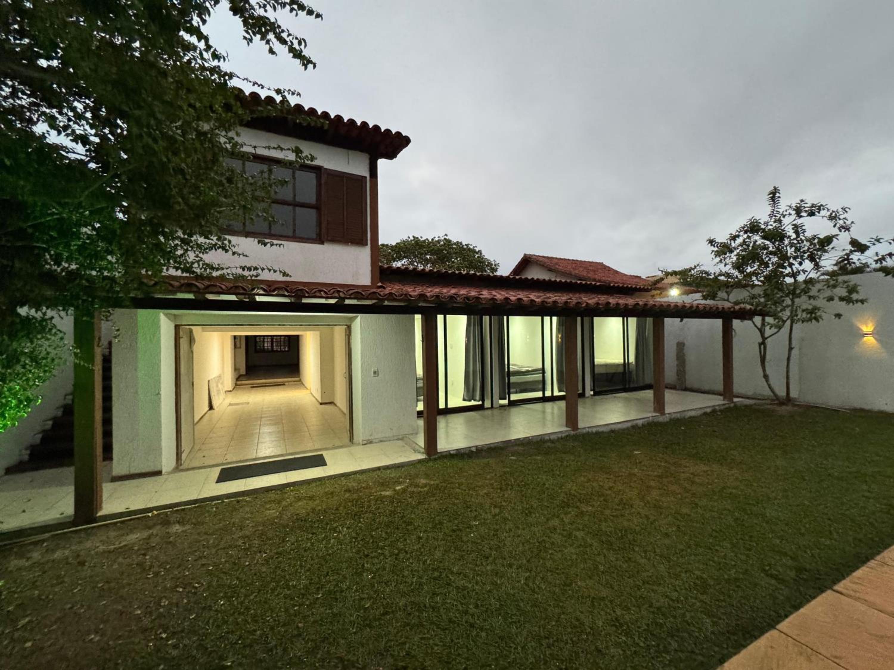 Casa com 9 quartos, Piscina 10x5m e área gourmet