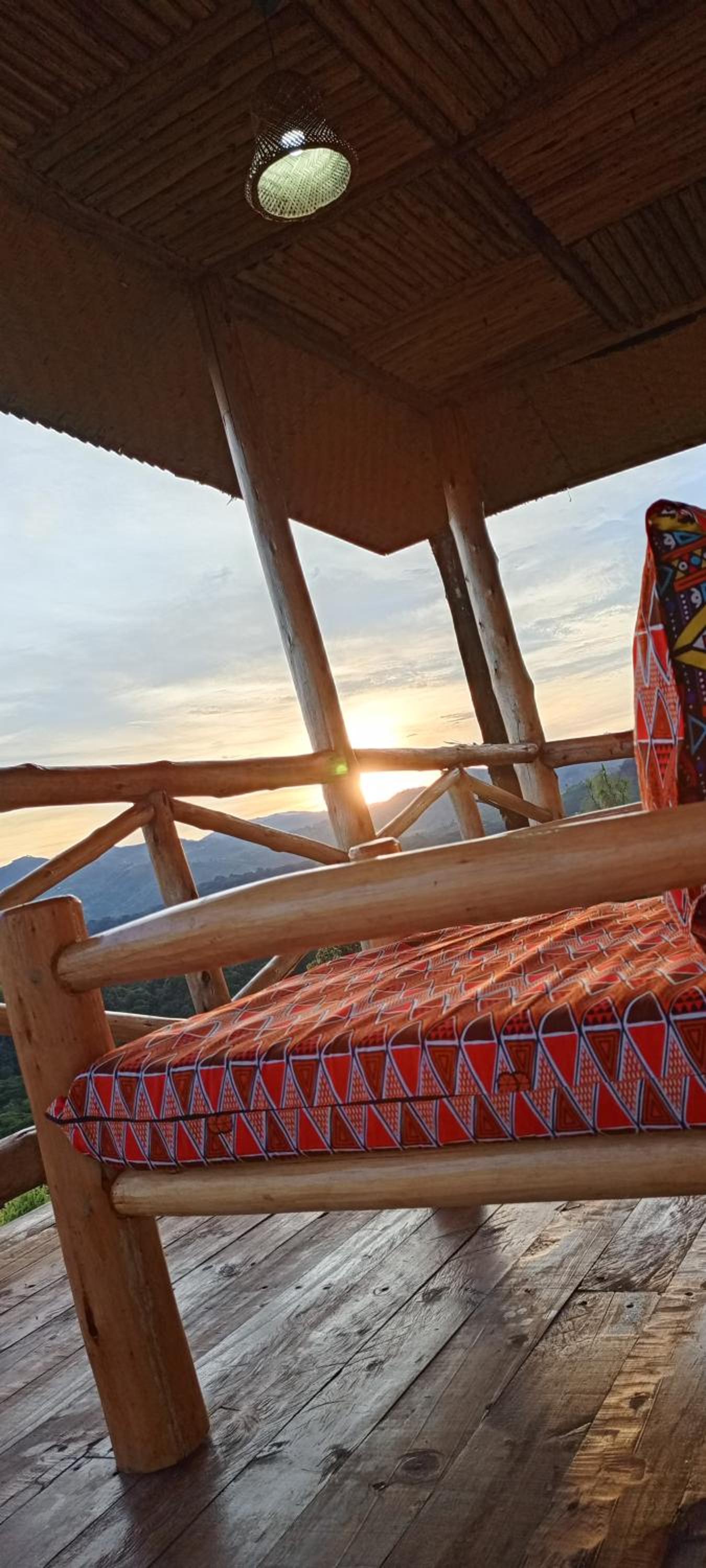 Bwindi Neckview Lodge