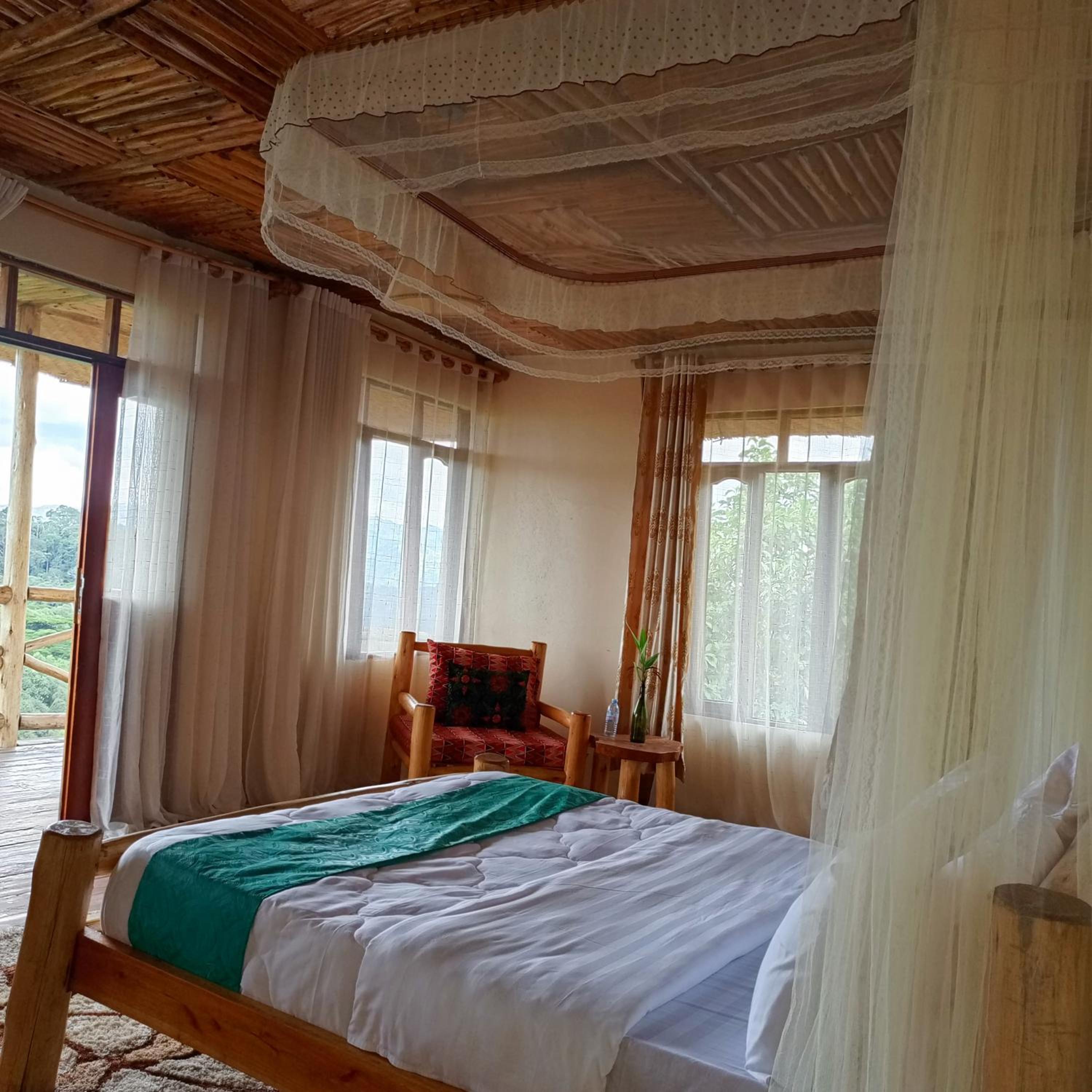 Bwindi Neckview Lodge