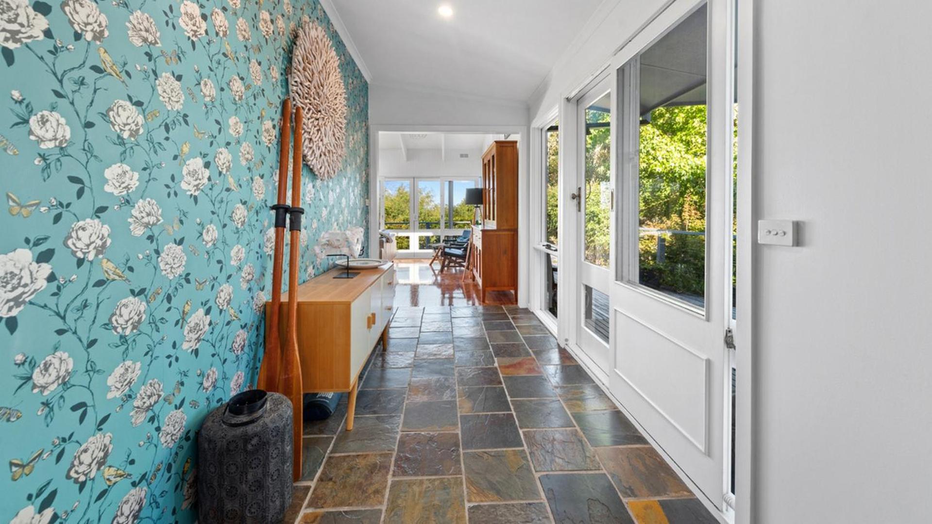 Sea Whisper - Spacious Family Retreat