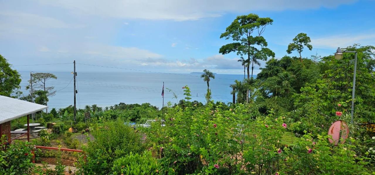 Cabinas vista isla del caño corcovado
