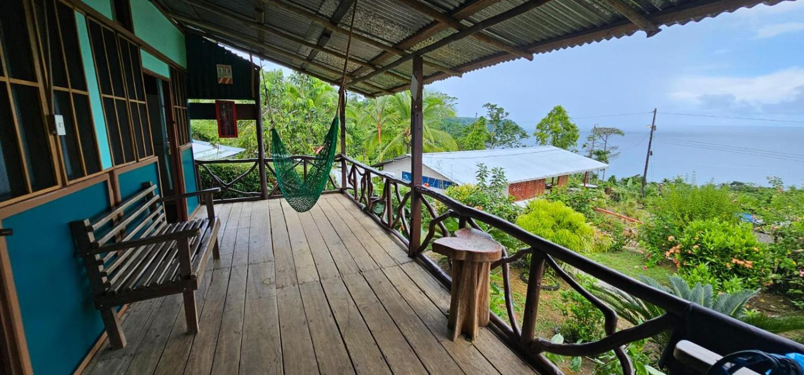 Cabinas vista isla del caño corcovado