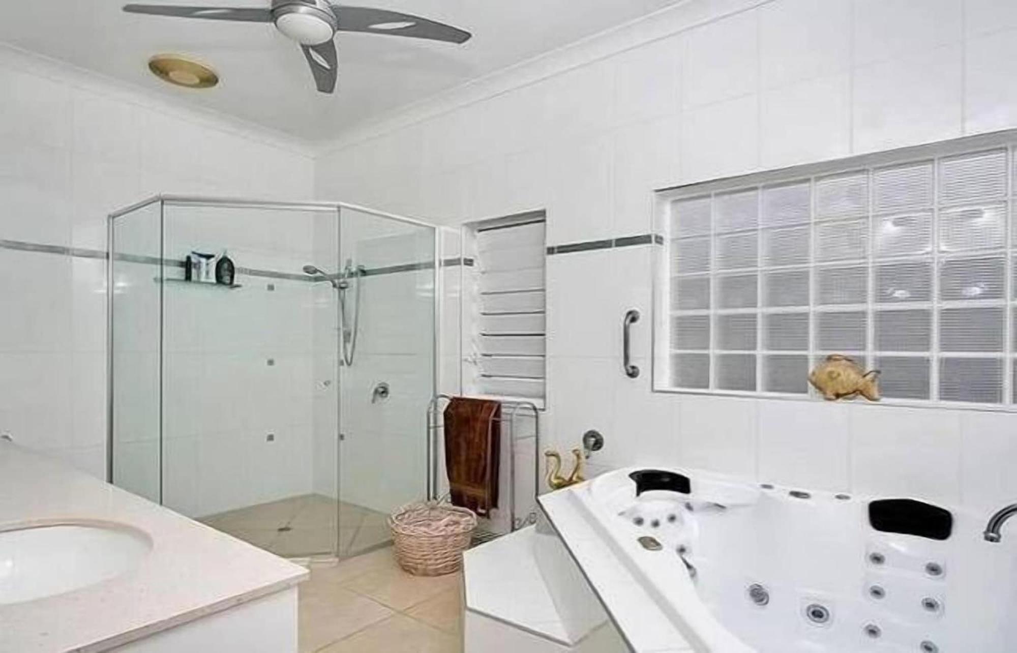 Luxury House on Clifton Beach with Heated Saltwater Swimming Pool