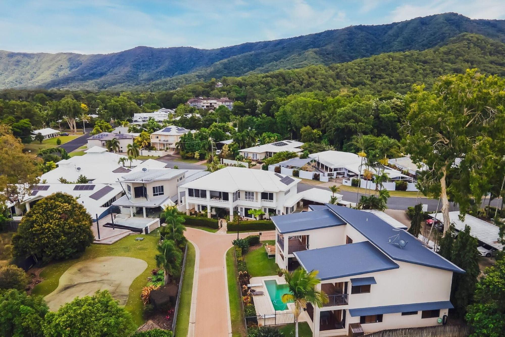 Luxury House on Clifton Beach with Heated Saltwater Swimming Pool