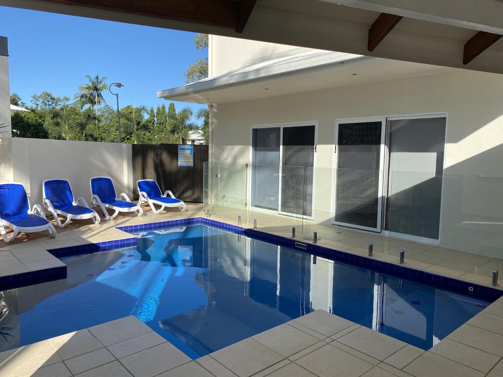 Luxury House on Clifton Beach with Heated Saltwater Swimming Pool