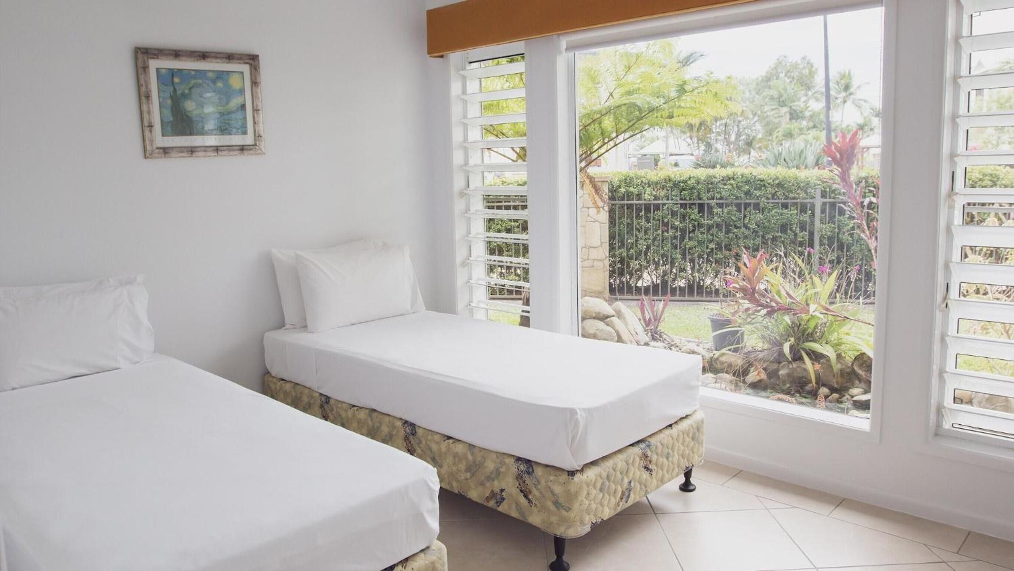Luxury House on Clifton Beach with Heated Saltwater Swimming Pool