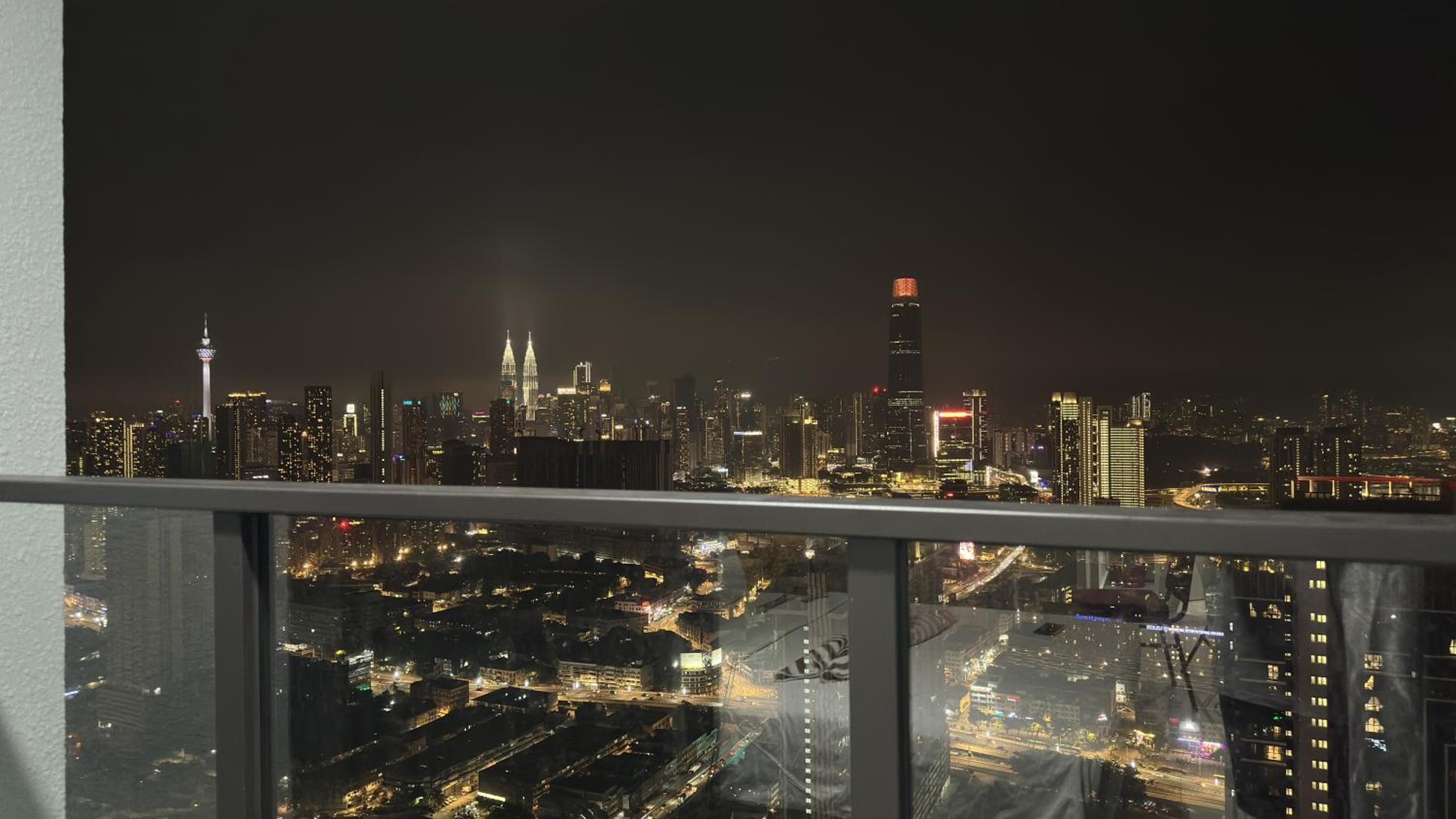 Luxury Studio Apartment with Balcony A5310St