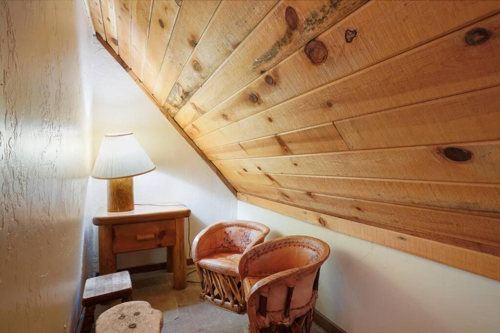 Beartooth Lodge with Hot Tub and Stuart Falls Views