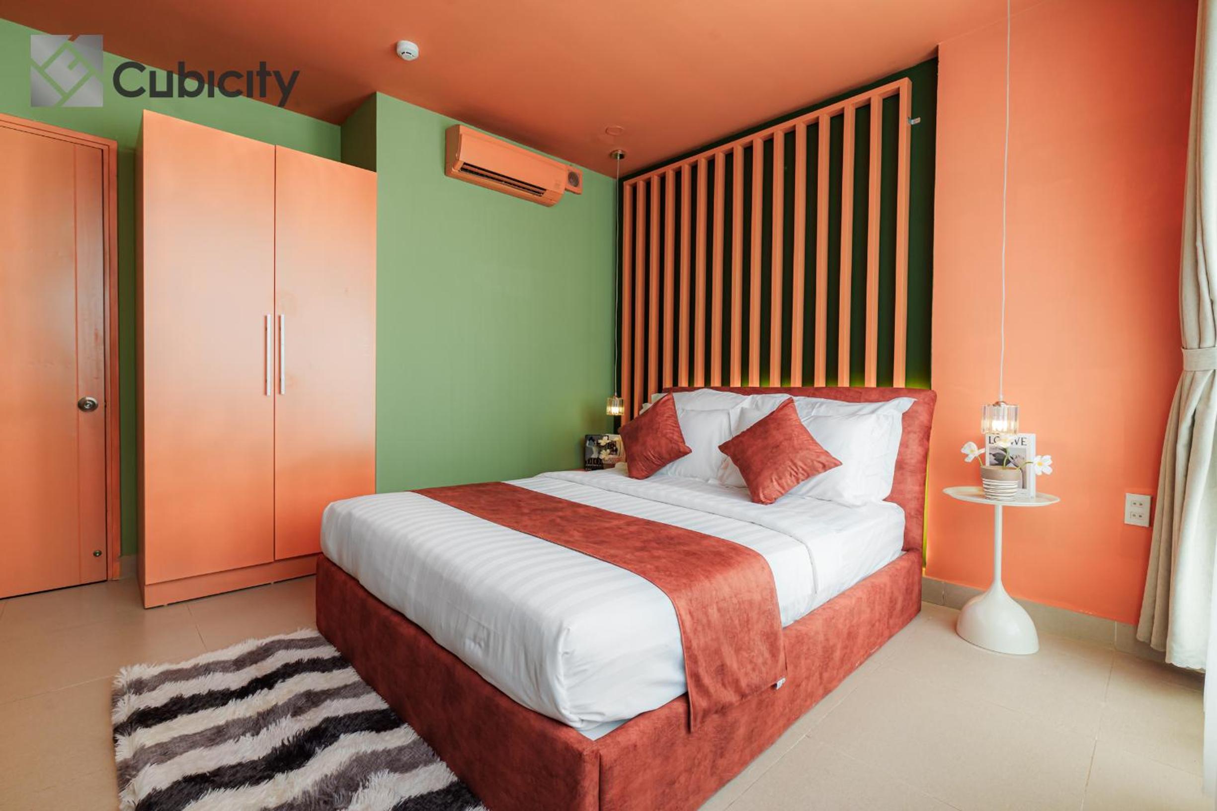 Cubicity Metro House