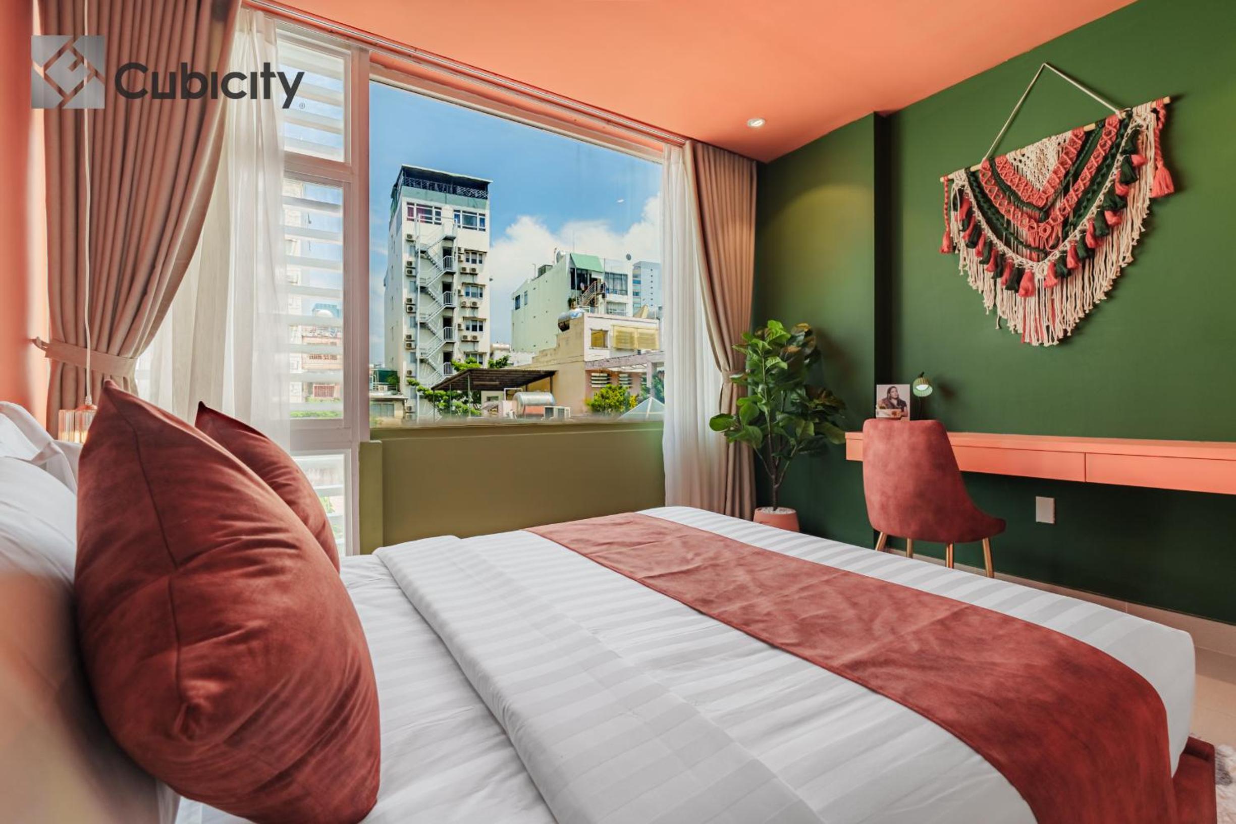 Cubicity Metro House