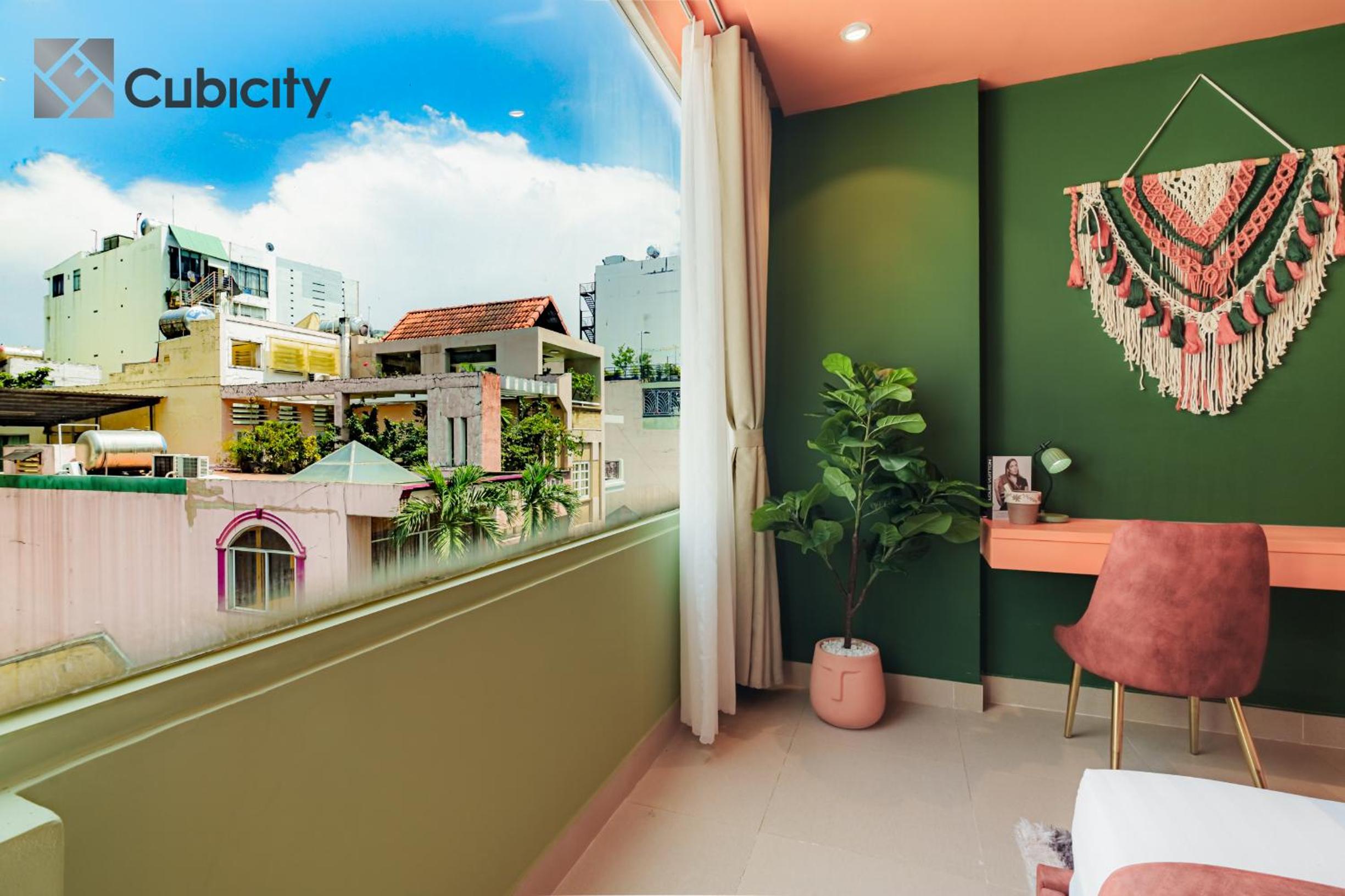 Cubicity Metro House
