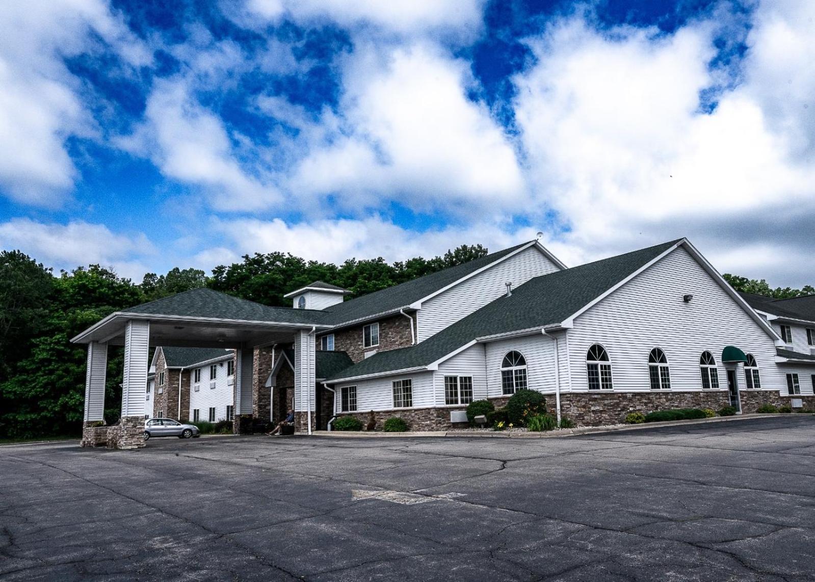 Hotel Savanna Inn & Suites