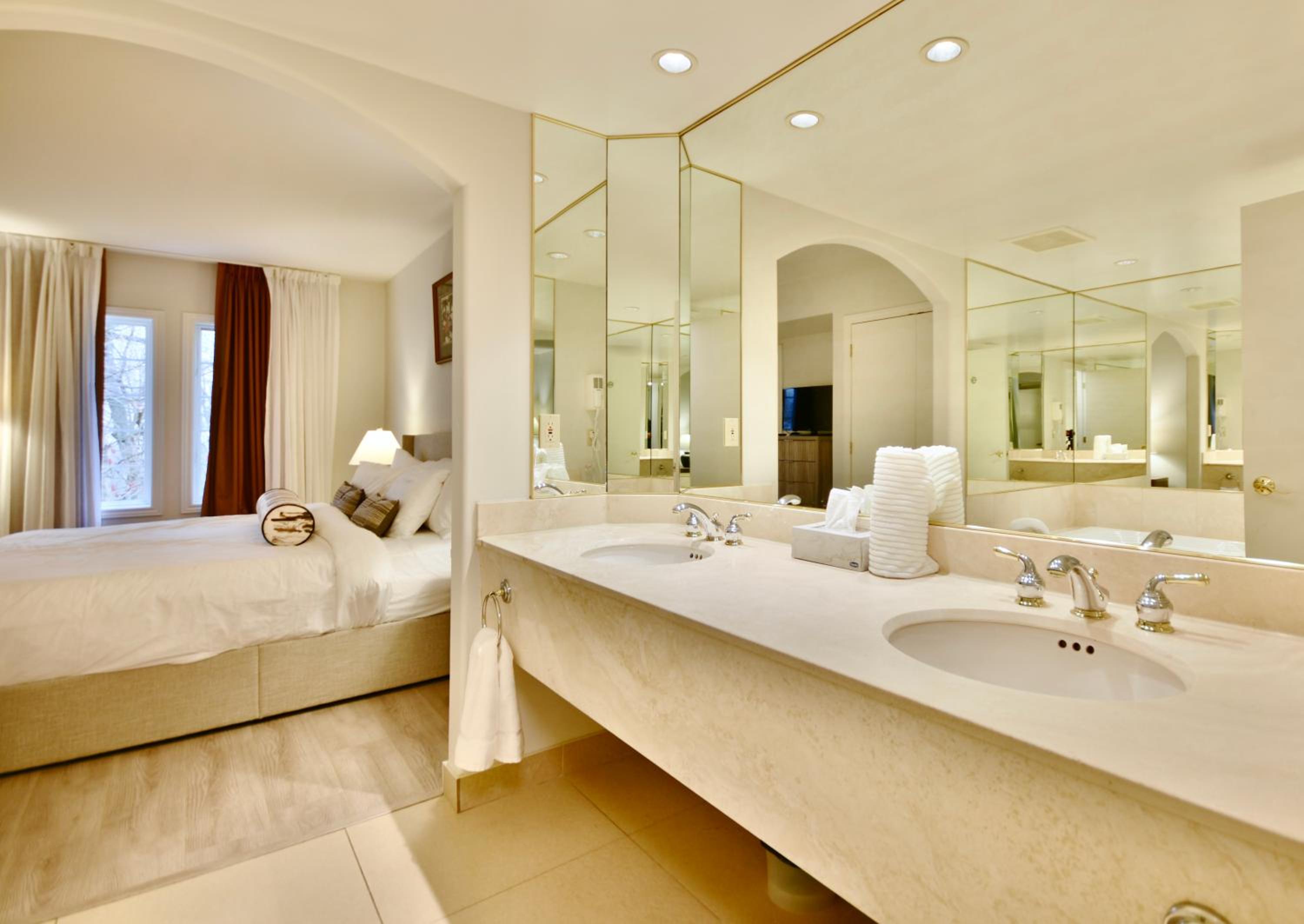 Jacuzzi Suite Relaxing Retreat