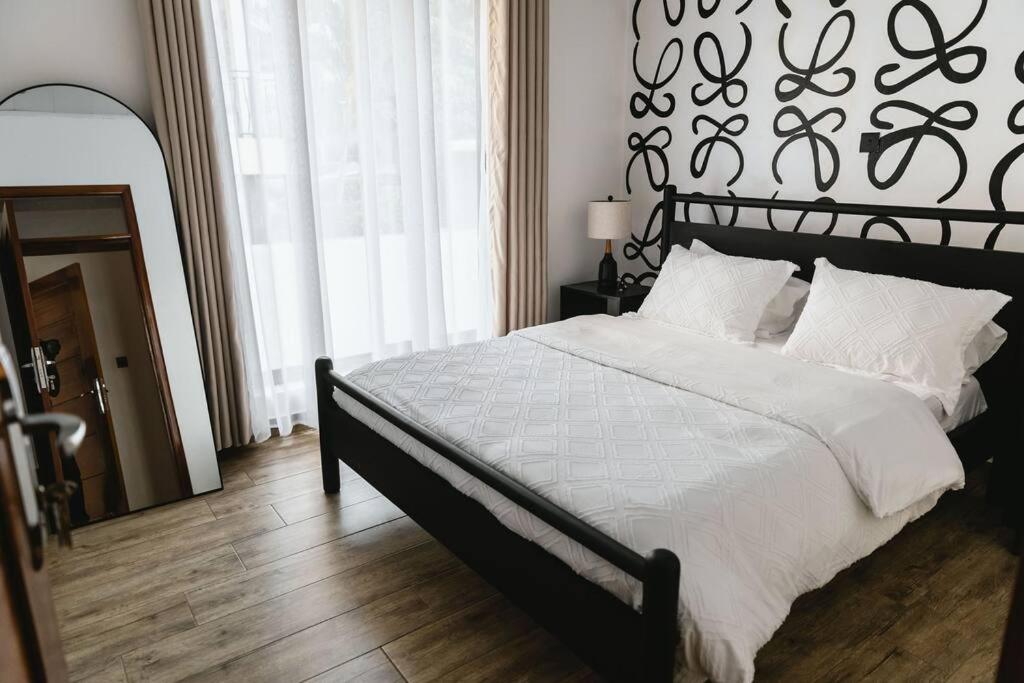 Charming two bed-room house view 5