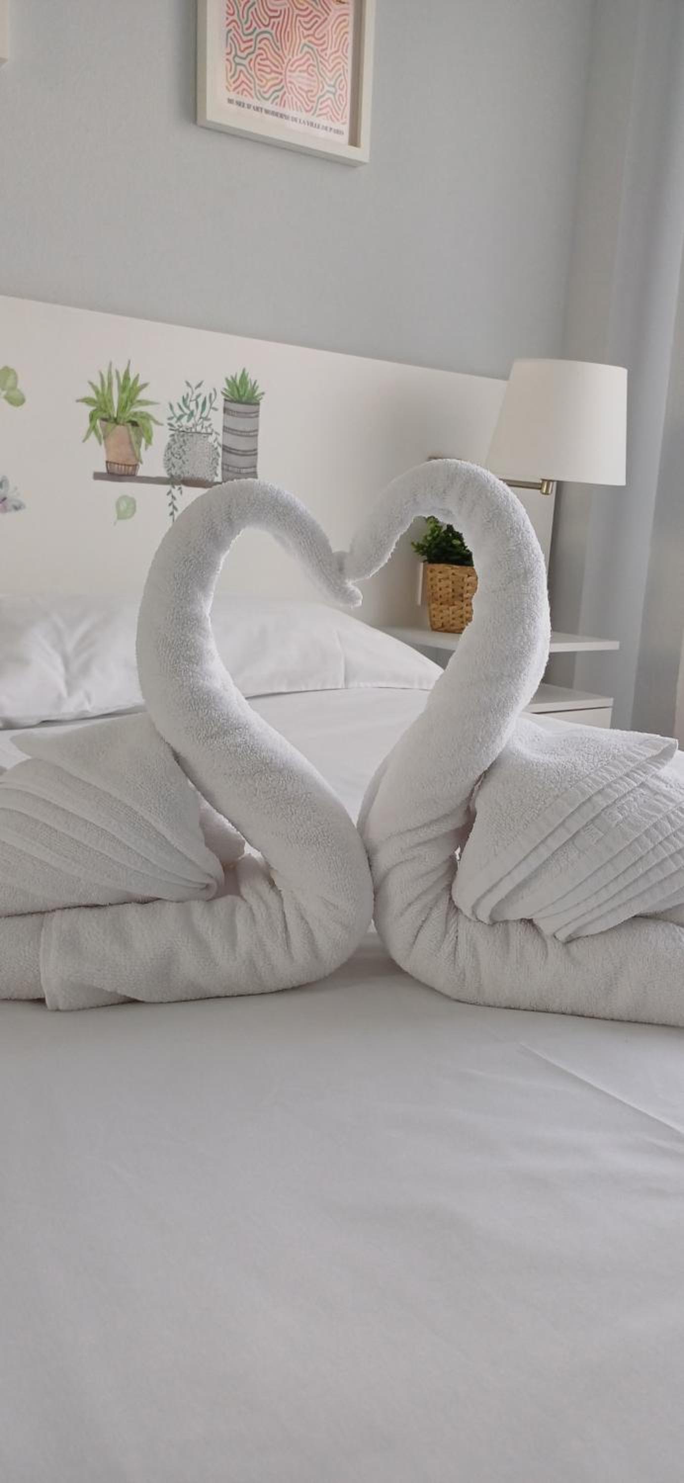 Airport Madrid Plenilunio Suites Green by beBalmy