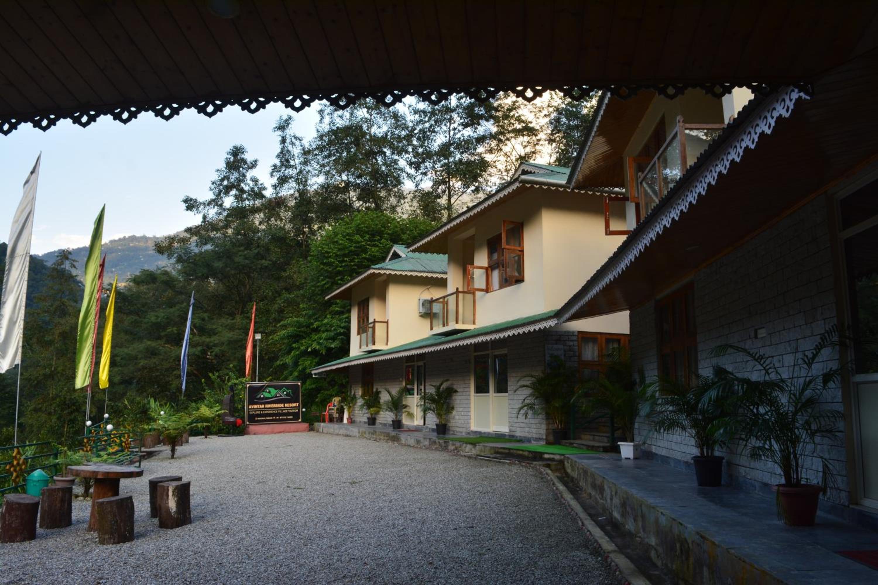 Avintar Riverside Homestay