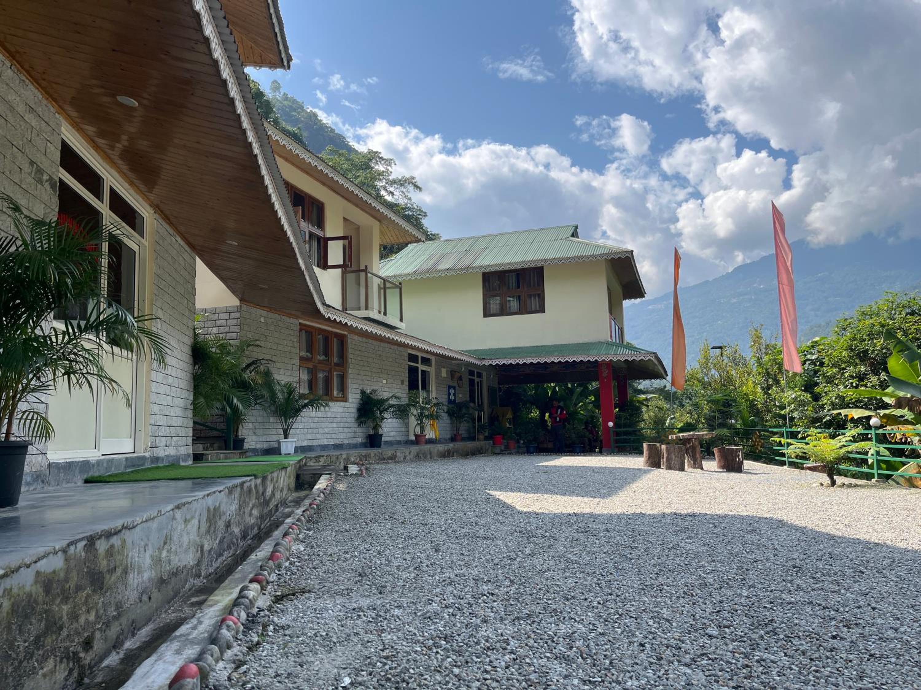 Avintar Riverside Homestay