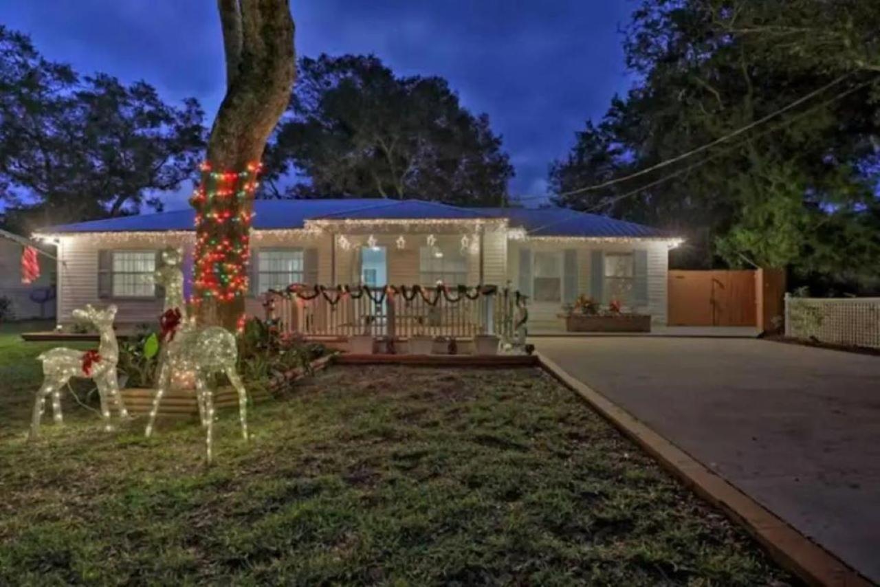 Charming 4-Bedroom Family Haven view 4