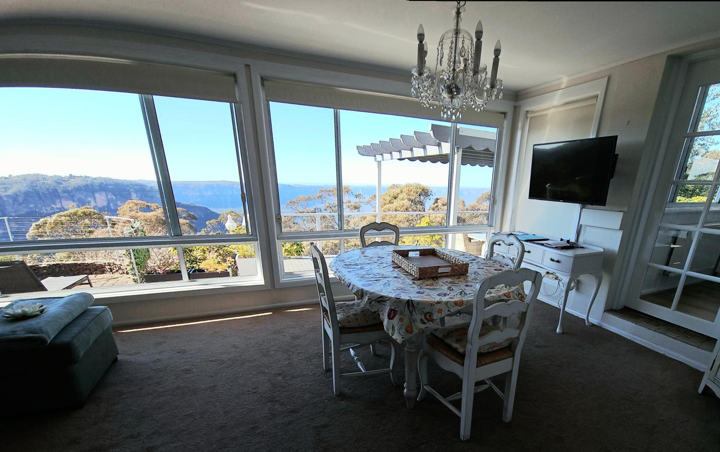 Dalia's Blue Mountain Retreat