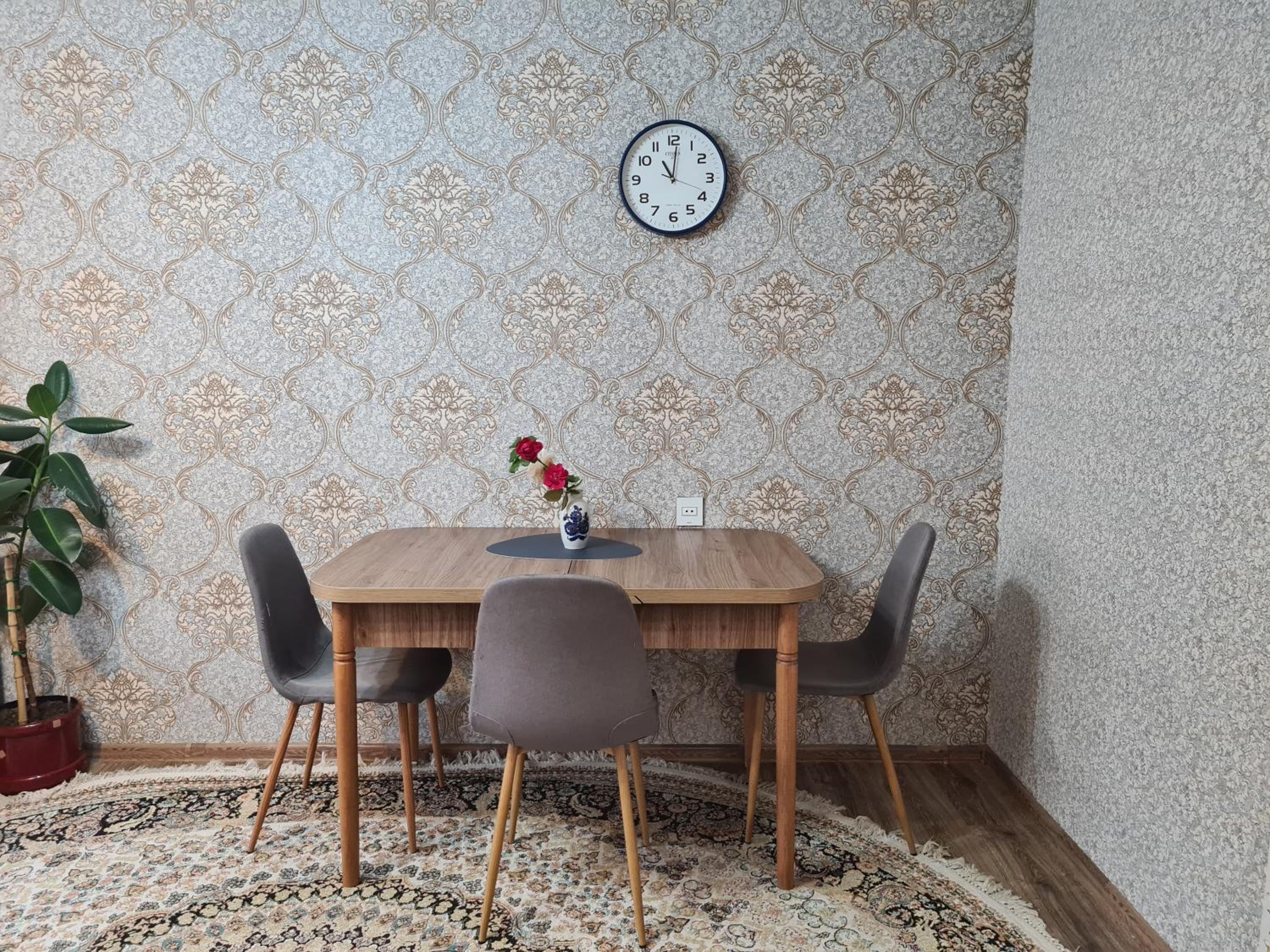 Aboo's apartment