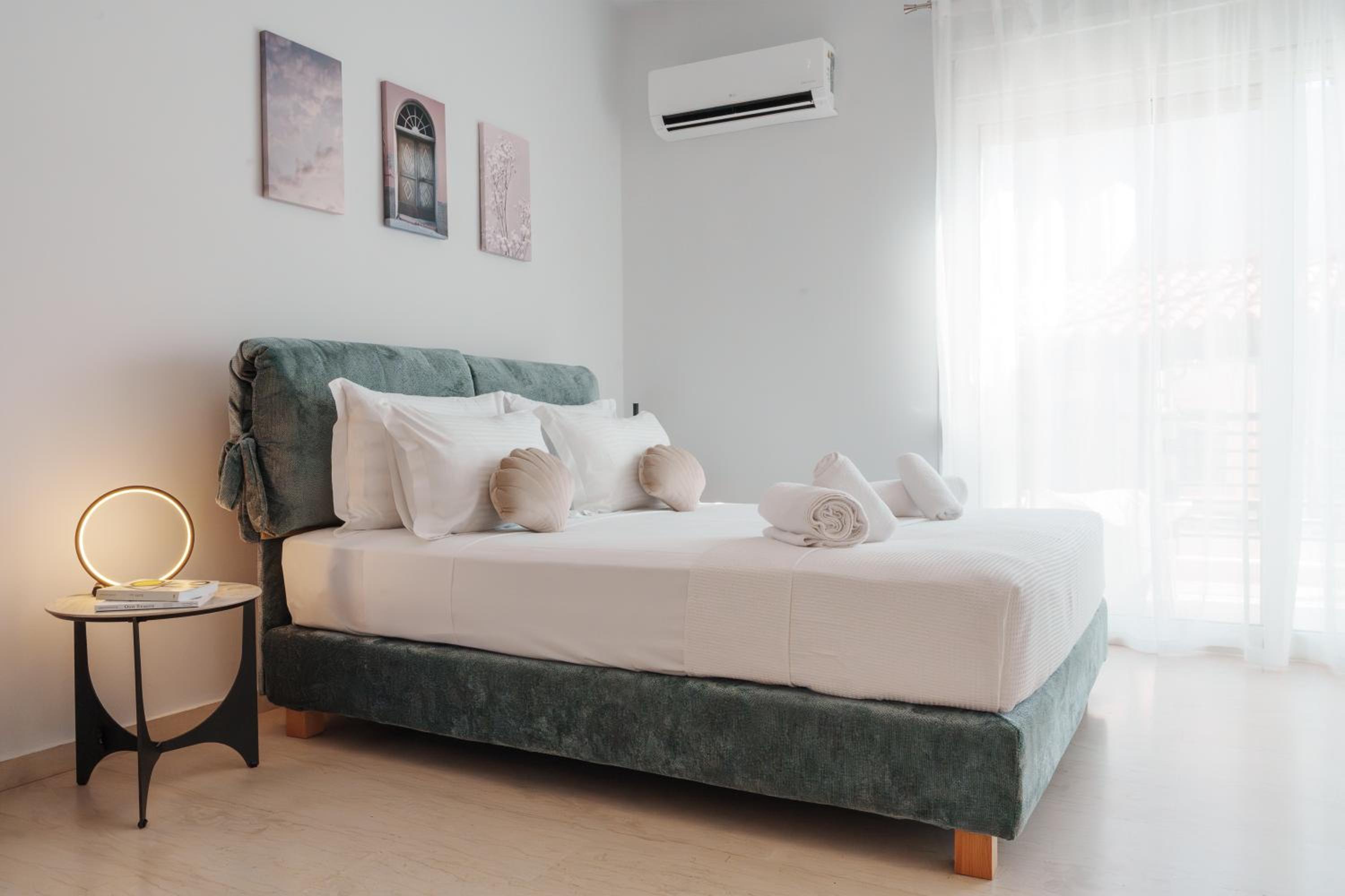 Libyan Sea Classic Suite Seafront Balcony King Bed photo 2