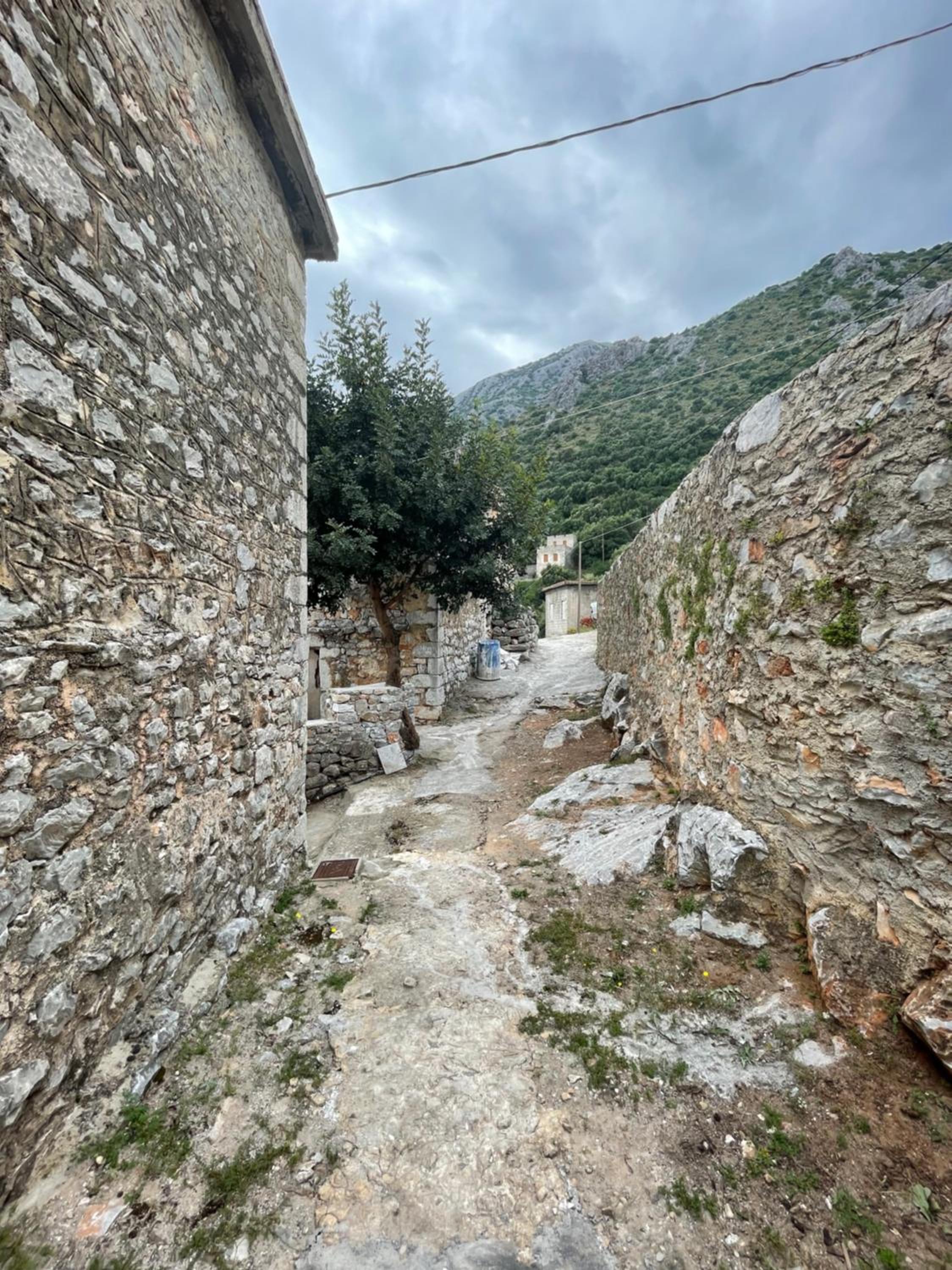 Amerini's Stone Guesthouse view 3