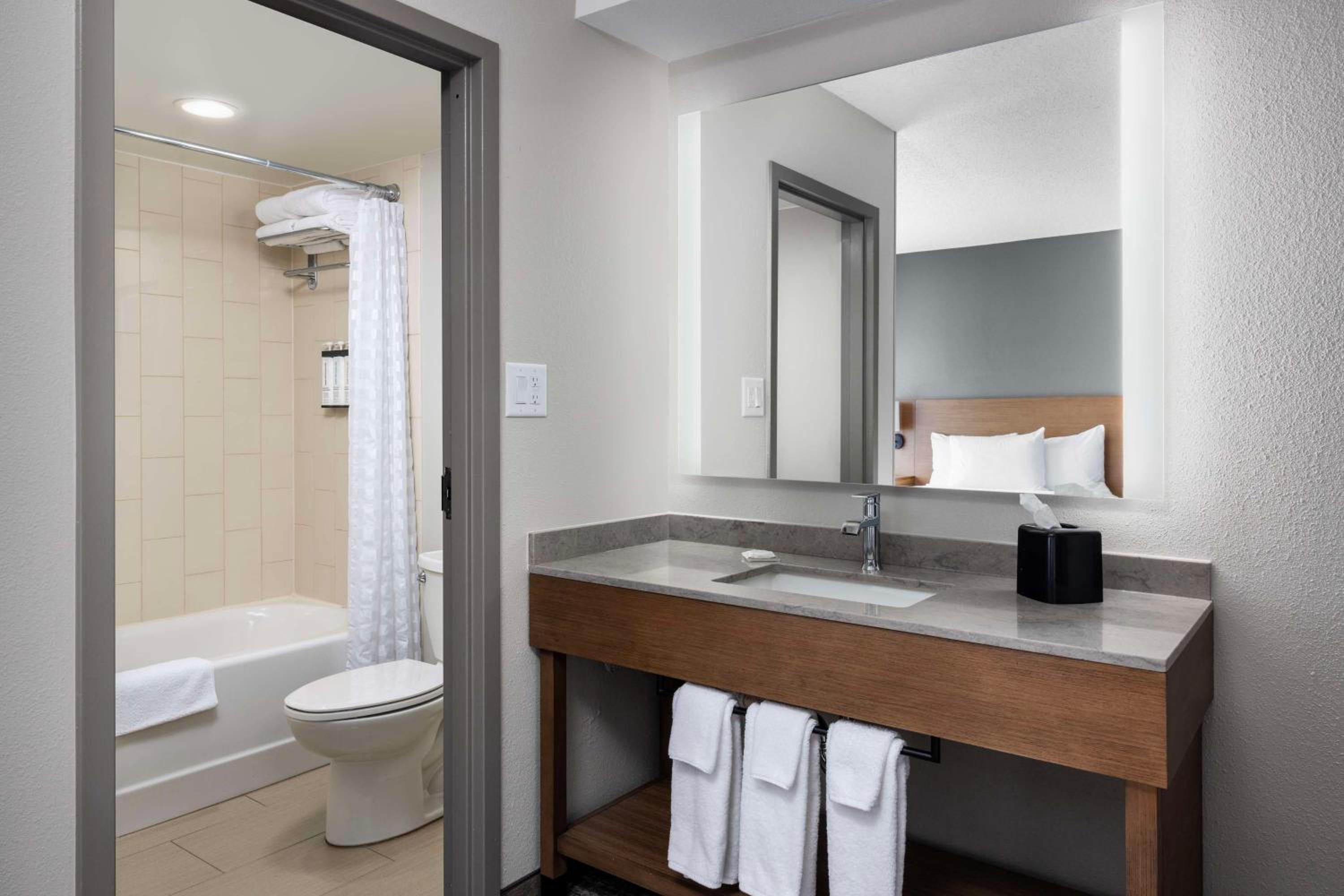 Asheville Vacations - Hyatt Place Nashville/Hendersonville - Property Image 28