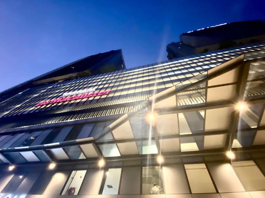 Tropicana 218 Macalister #Homely #Georgetown #Infinity Pool #Near island hospital #6pax #2BR 2bath #2Queen 2Single #Quality well maintained #Private host photo 5