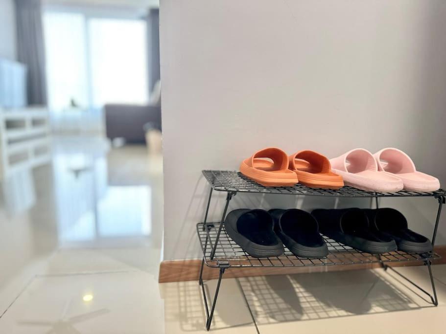 Tropicana 218 Macalister #Homely #Georgetown #Infinity Pool #Near island hospital #6pax #2BR 2bath #2Queen 2Single #Quality well maintained #Private host