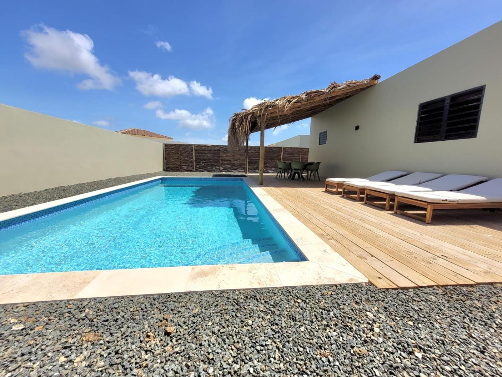 Villa Mambolicious
