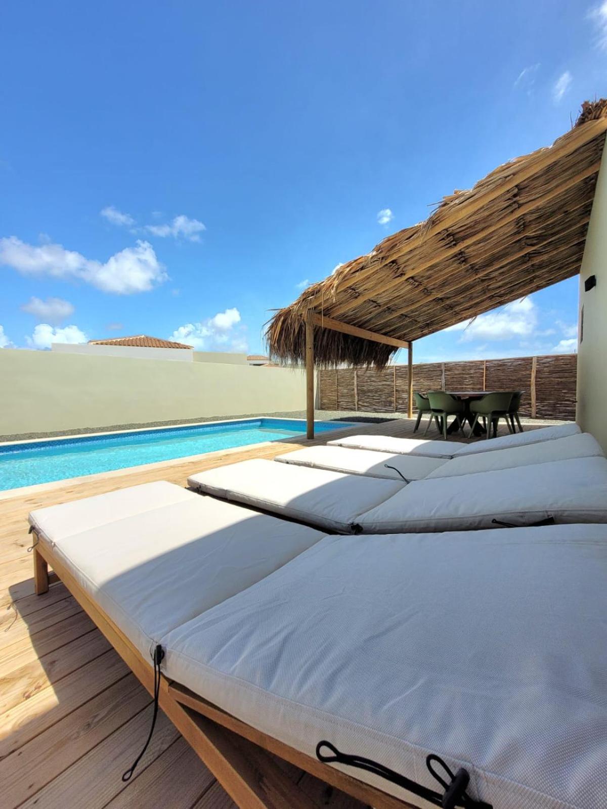 Villa Mambolicious