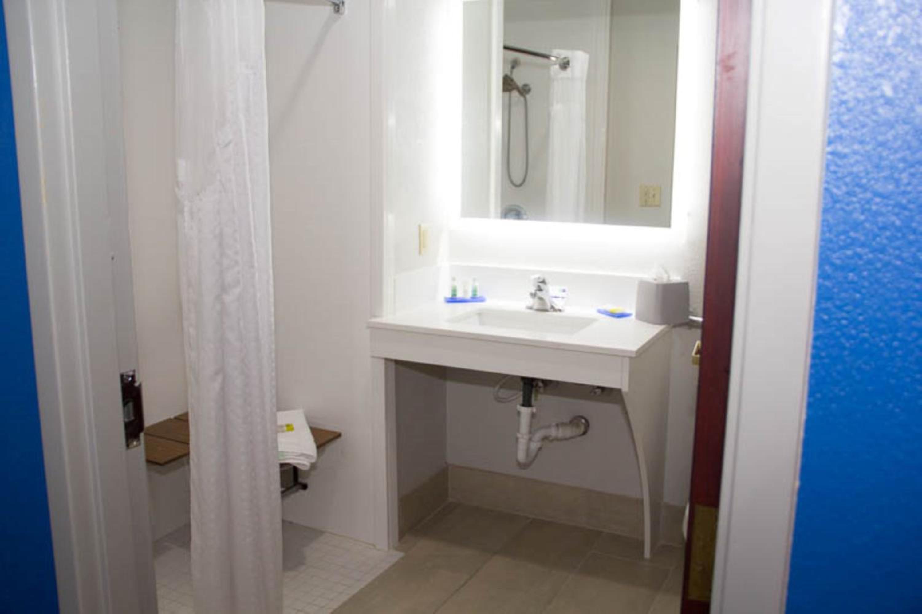 Holiday Inn Express  Suites Kings Mountain - Shelby Area, an IHG Hotel - Property Image 17
