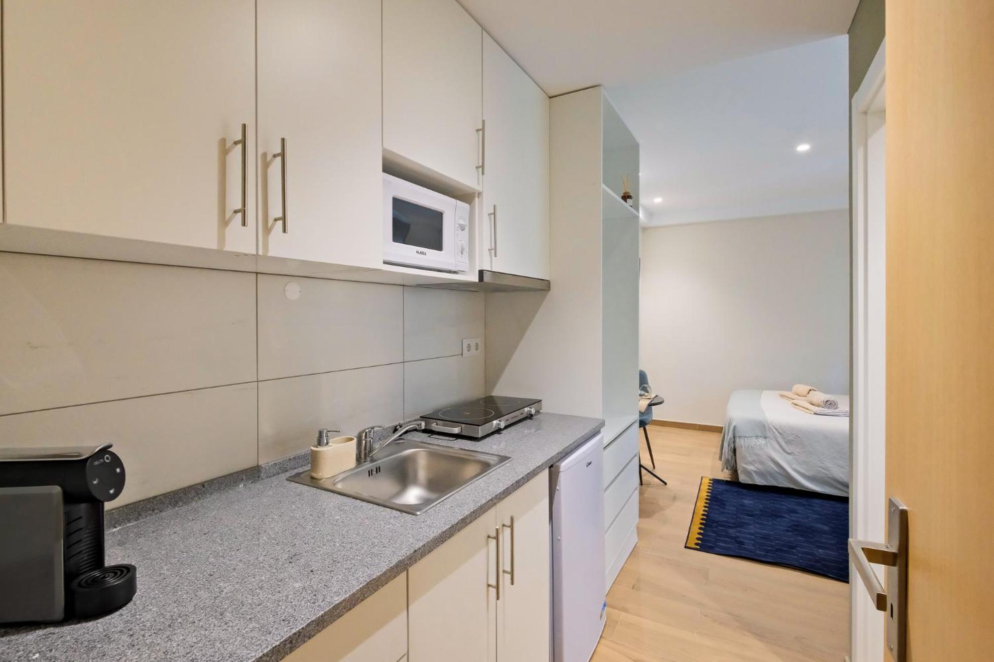 Lovely studio fully equipped near subway N7