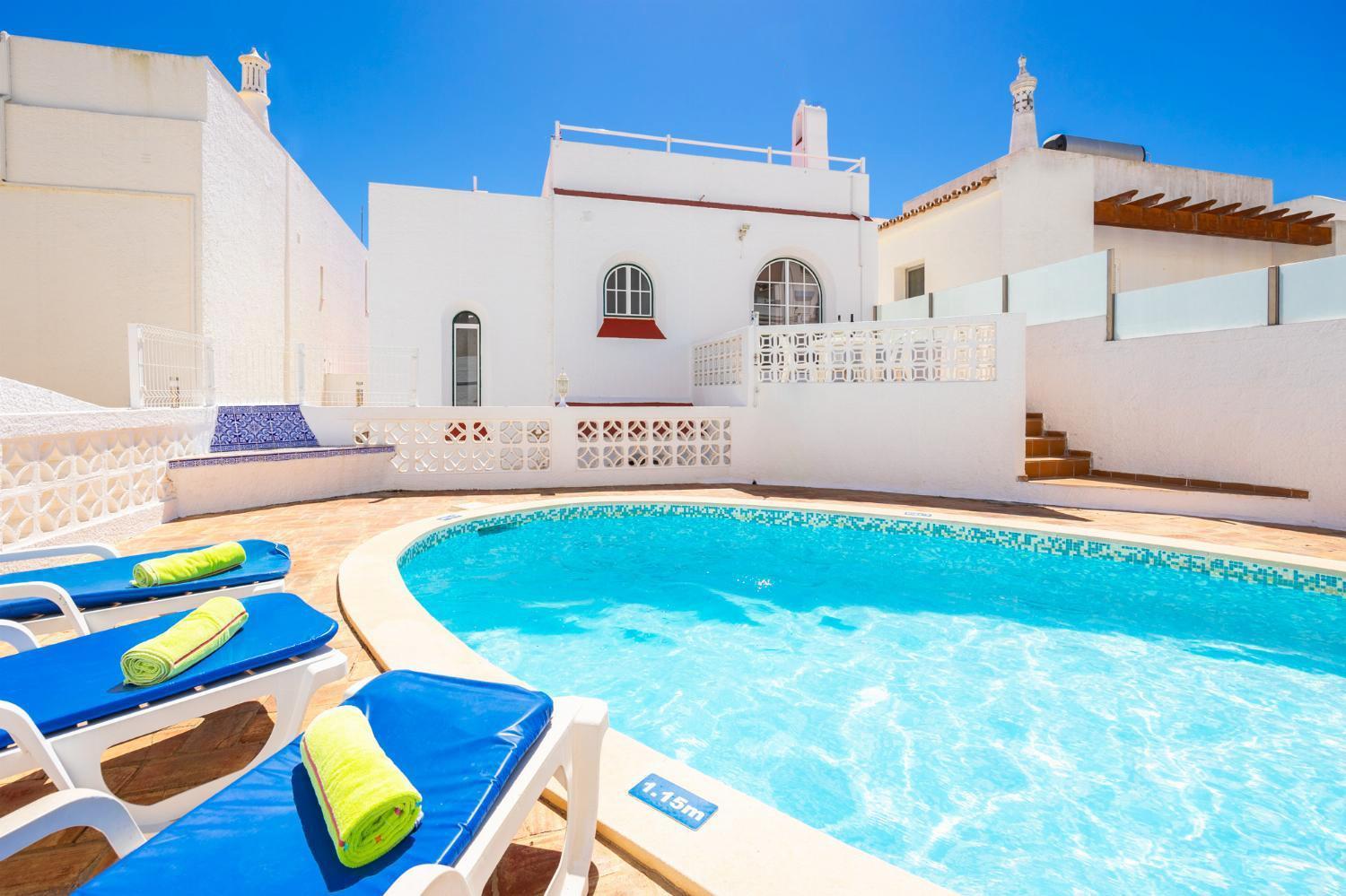 Villa Lili en Albufeira — recepcion & lobby