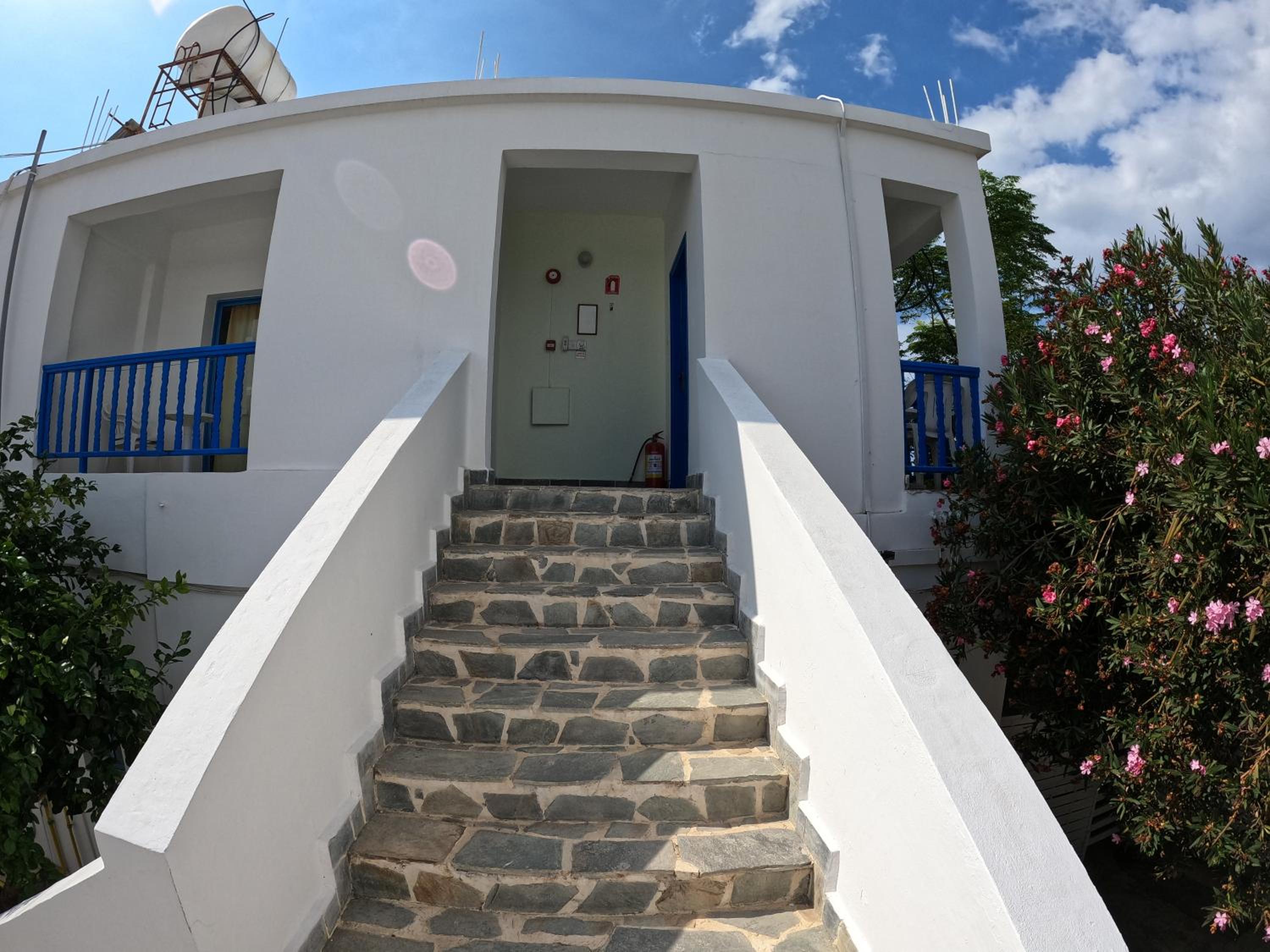 Island Budget Apartments
