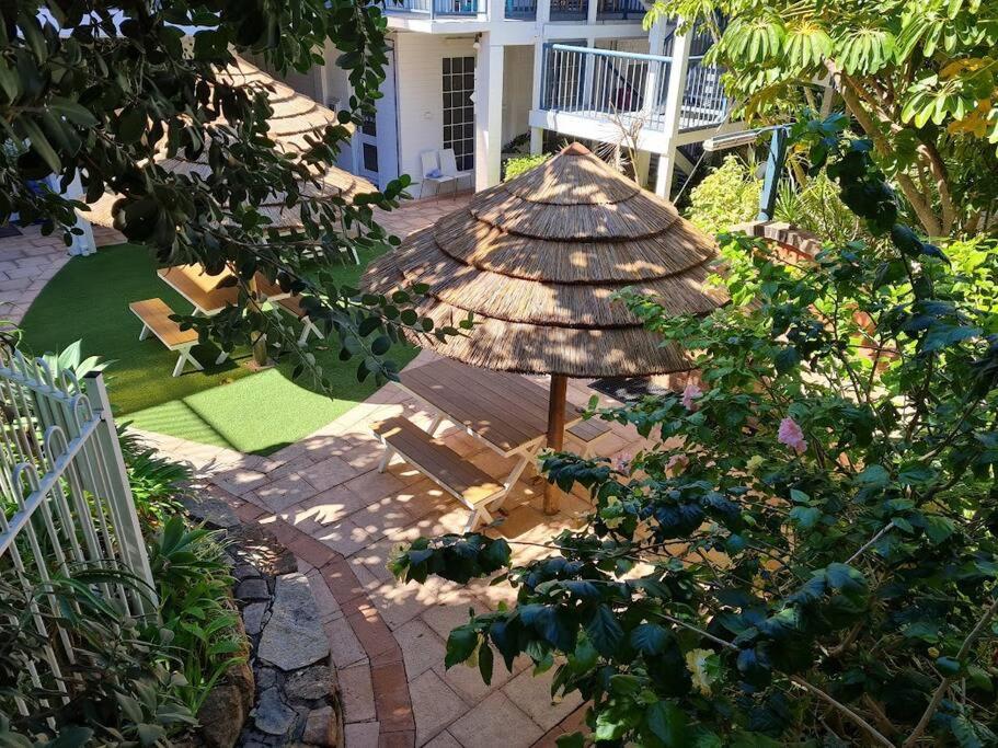 Oceanic Escape Top Floor 2 mins from beach